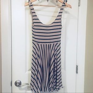 Forever 21 / Nude & Black Skater Dress